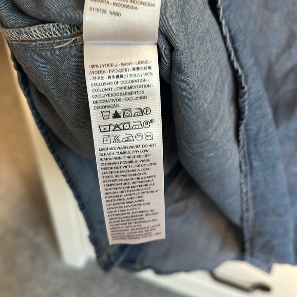 Levi's Ruffle Denim Shirt - Picture 5 of 7